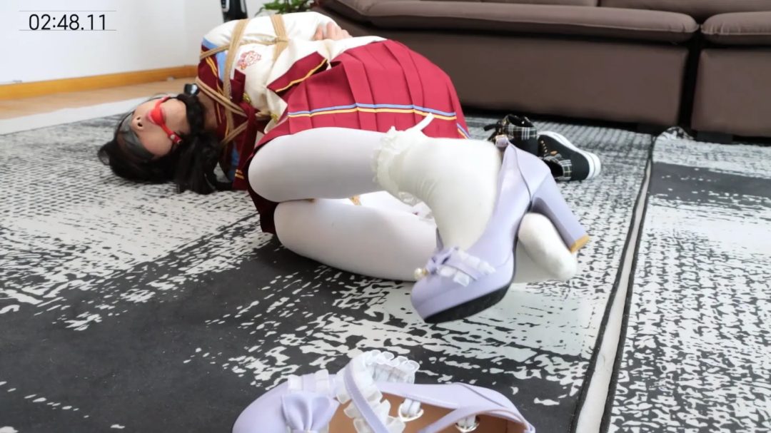 模特自选绑法 完成挑战 丝袜 堵嘴 胸缚 高手缚 白丝 眼罩 蒙眼 后手缚 帆布鞋 蕾丝 白袜 折腿缚 M腿 捆绑 闻脚 日式后缚-8