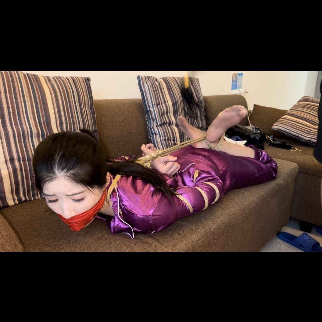 《出轨人妻的惩罚》思思倾情出演人妻,被发现出轨后惩罚不断!还有精彩的外景哦-6 《出轨人妻的惩罚》思思倾情出演人妻,被发现出轨后惩罚不断!还有精彩的外景哦-6