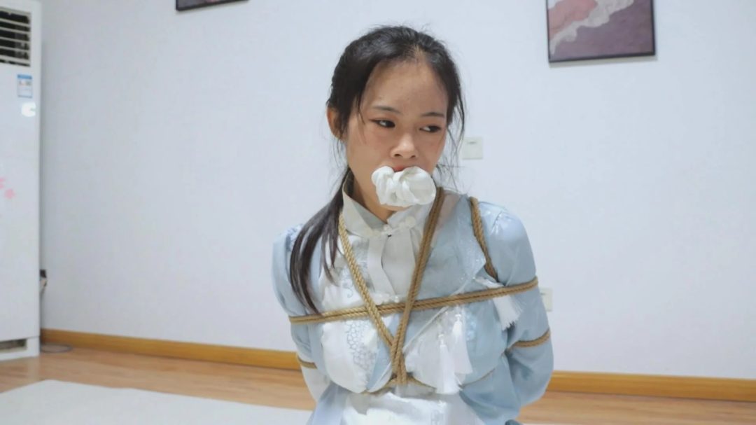 【得意客定拍】《次元三角·汐雪篇(中)》武功被废的昔日女侠,任人蹂躏无法反抗!-2 【得意客定拍】《次元三角·汐雪篇(中)》武功被废的昔日女侠,任人蹂躏无法反抗!-2