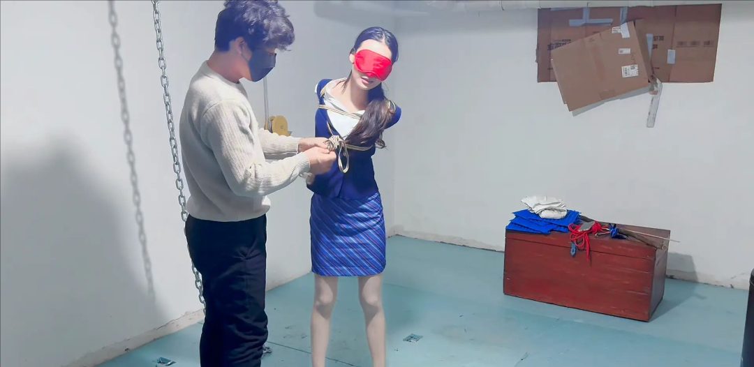 关押不配合的瑾年-4