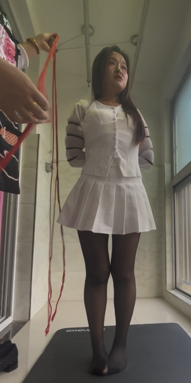 新人美女姐姐小雪捆绑体验-5