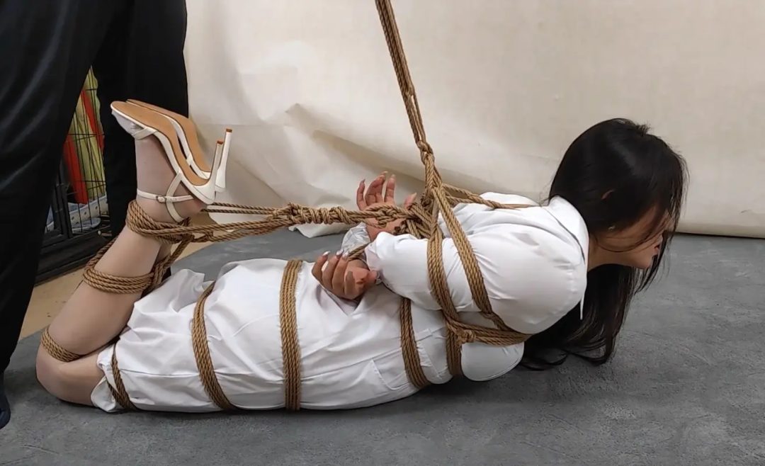 束缘阁 李然 吊绑女医生 驷马挠痒-6