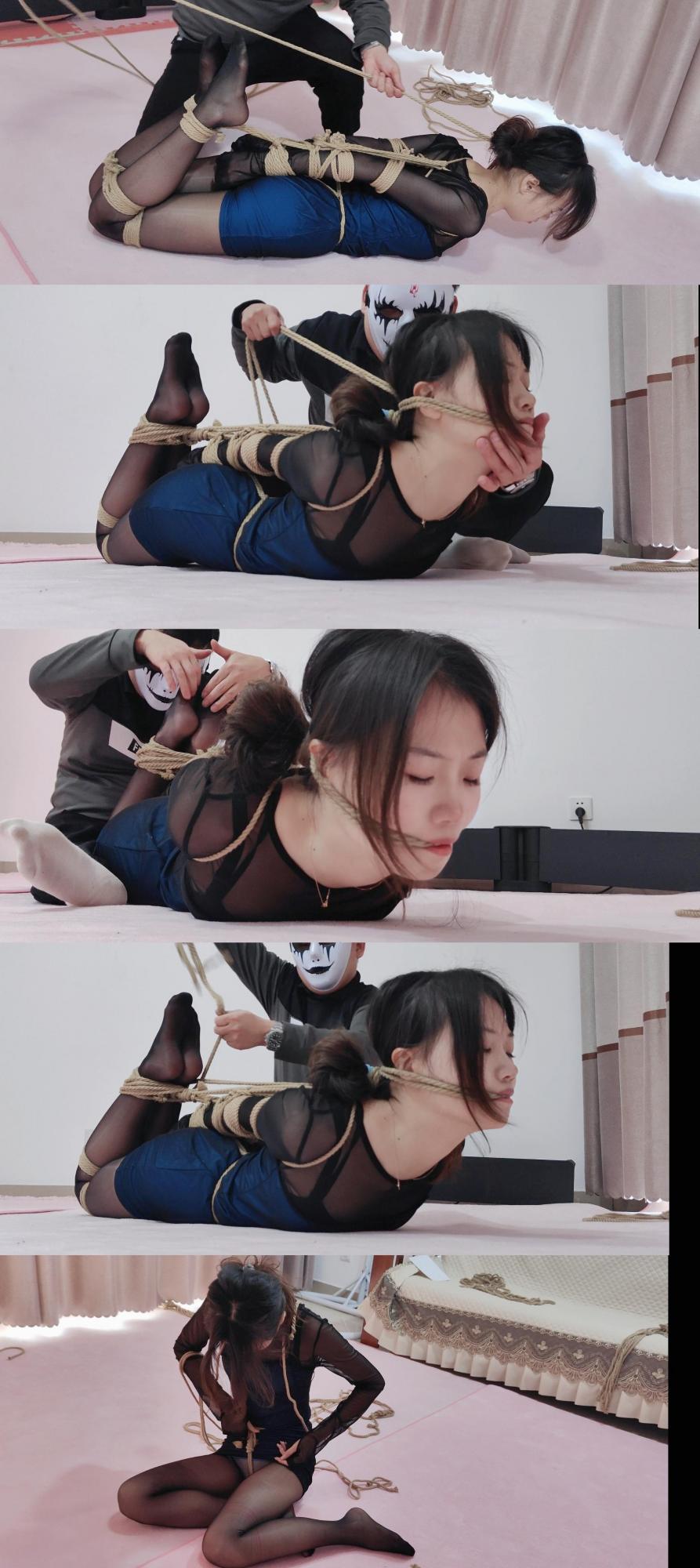 清纯幼师美女被双腿并缚欧式直臂紧缚强制抬头绳子勒嘴驷马放置难受全过程-3