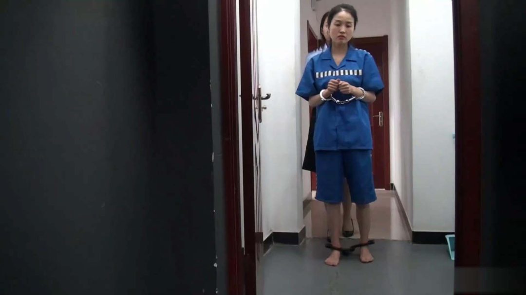 雅俗阁 女井官体验镣铐的一天（小颖）-5