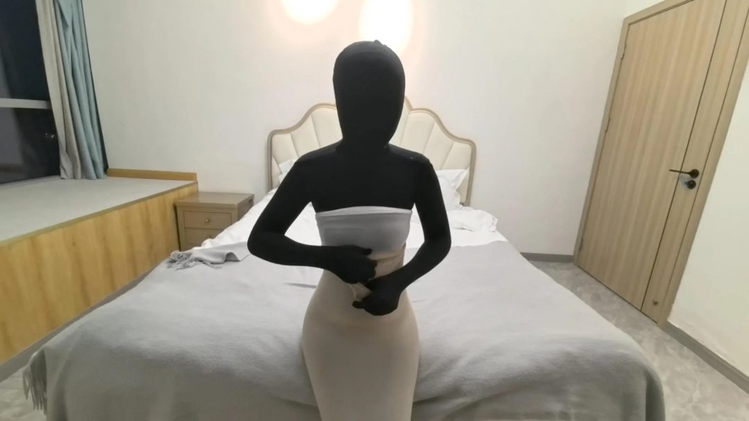 【ZENTAI＋丝袜睡袋木乃伊】三层zentai＋四层丝袜睡袋包裹木乃伊 搞笑女不适合拍视频 全程冷笑话 木乃伊状态还唱歌 到最后才知道这不比高原反应轻松-5
