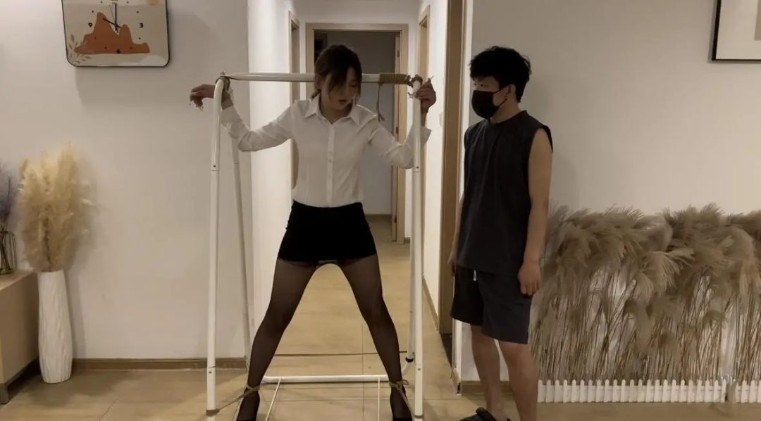 被抓到的女官（拷打，逼问。审讯）-3