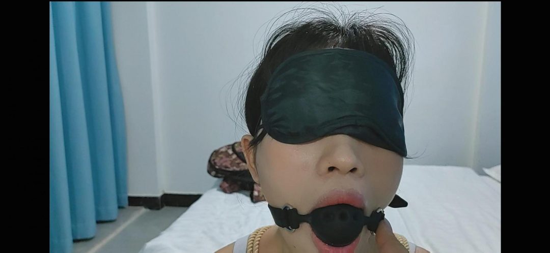 内衣捆绑调教，口球放置流口水-3