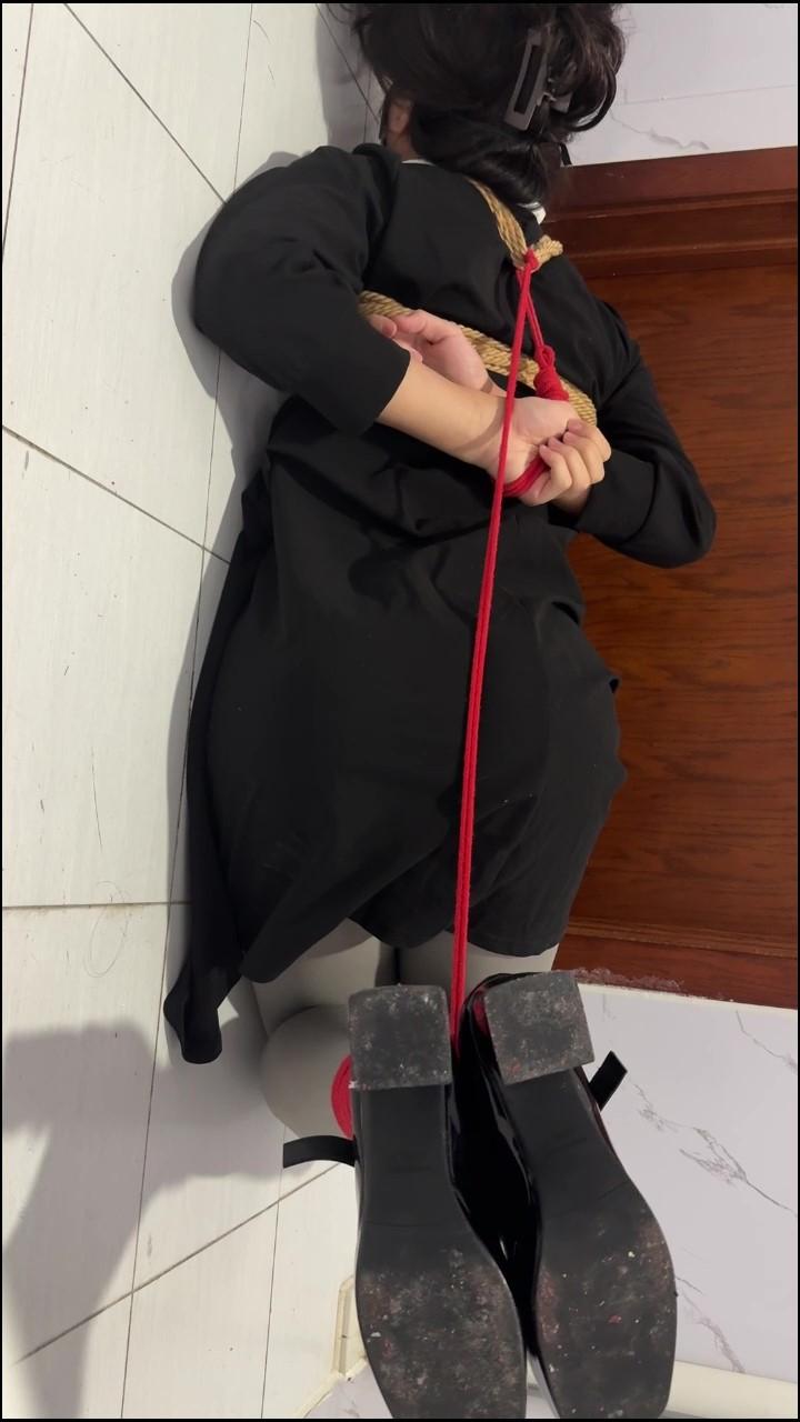 绝对解不开的两种双重绳圈收紧套自缚~比较适合新手，务必准备剪刀！-5