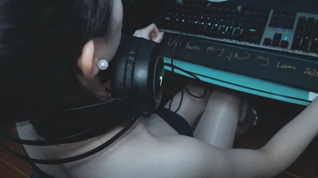 气质超好！肤白貌美大长腿女神体验绳子束缚，油亮丝袜强制-1