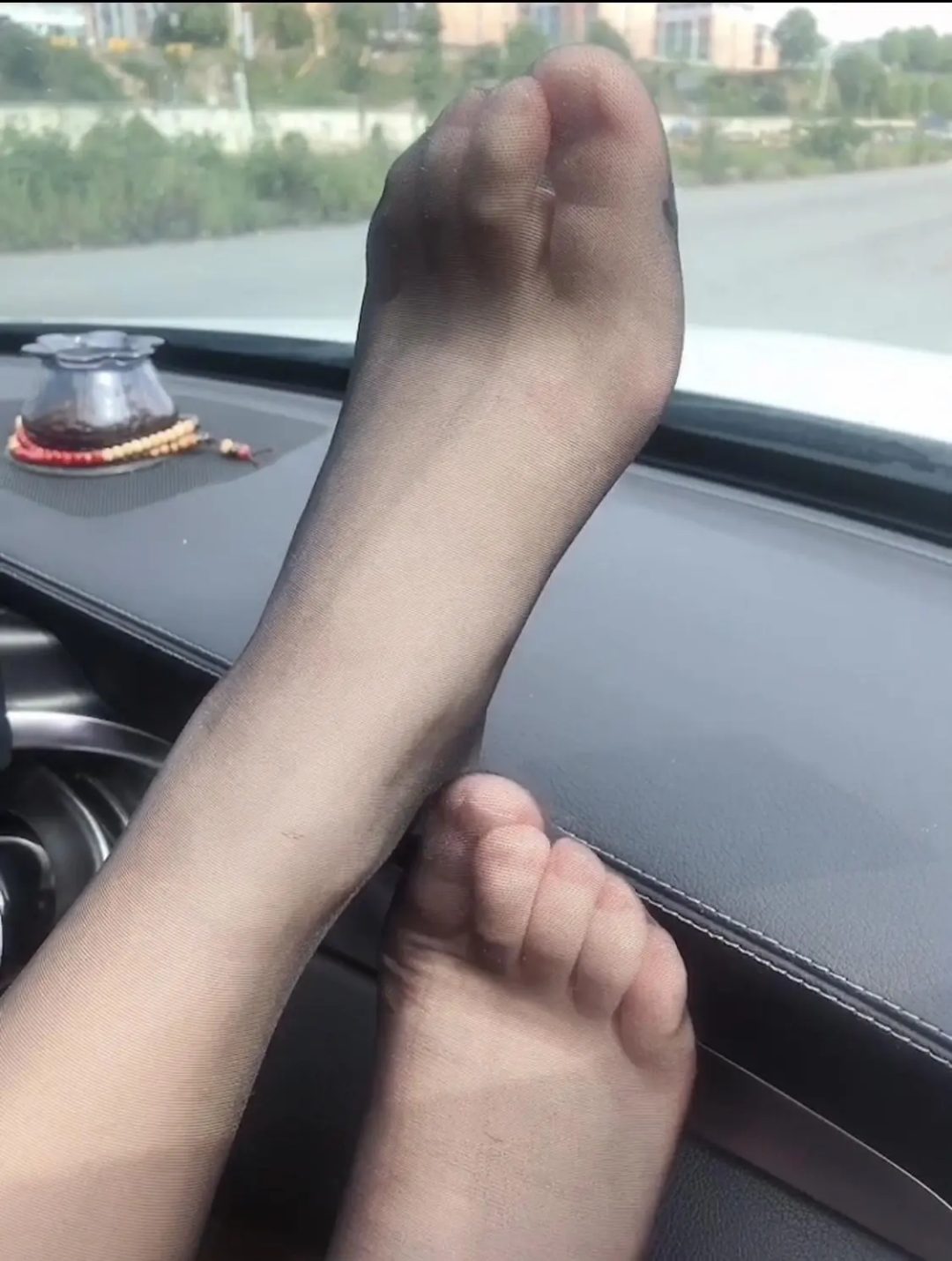医科大jk妹子最后一章，近景拍摄黑丝玉足-2