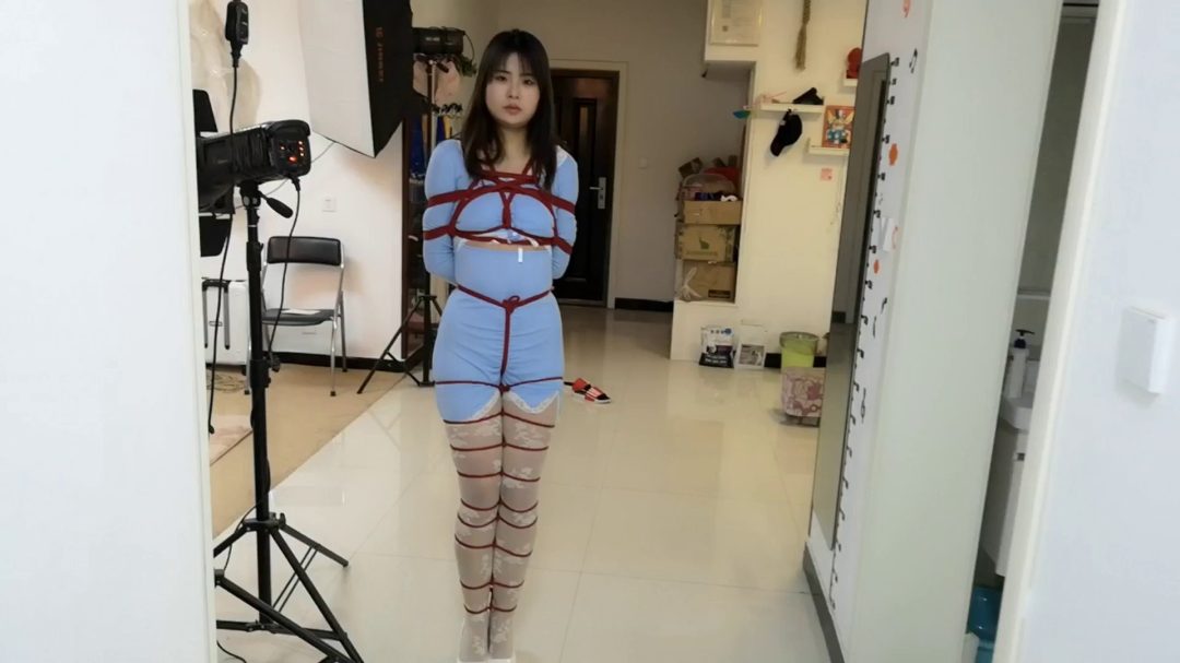 佳倩 温柔 甜美 被绑架 小艾姆 调叫 挠痒 打舌钉美少女-3