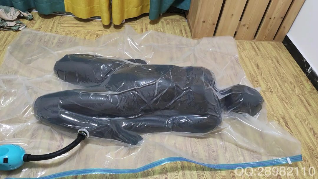 全包衣美女真空体验-1