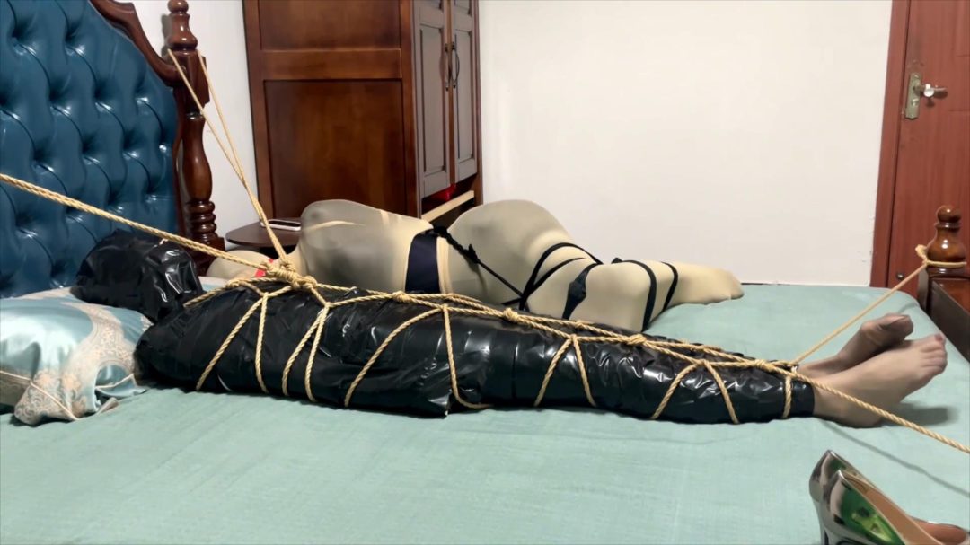 柳洋燕子被丝袜全包-1