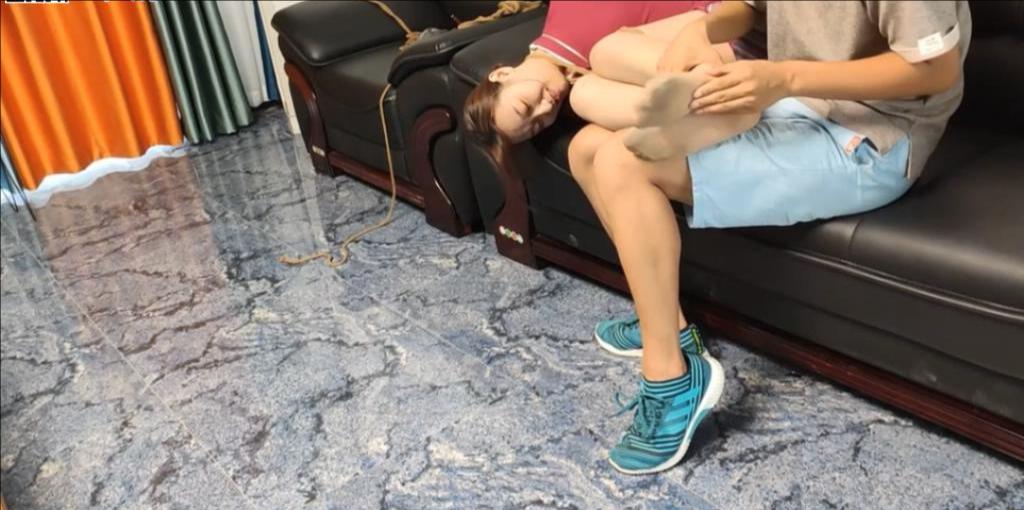 约拍纪实 驷马捆绑TK挠脚心-4