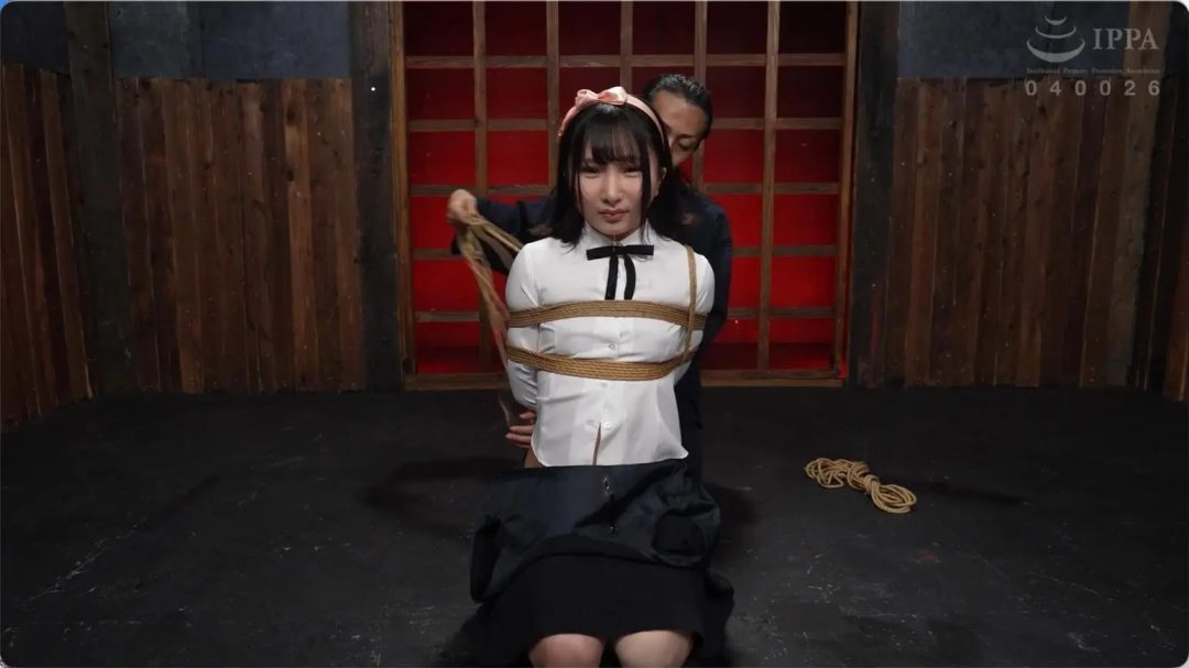 串刺し拷問 犯罪的ミクロ少女-3