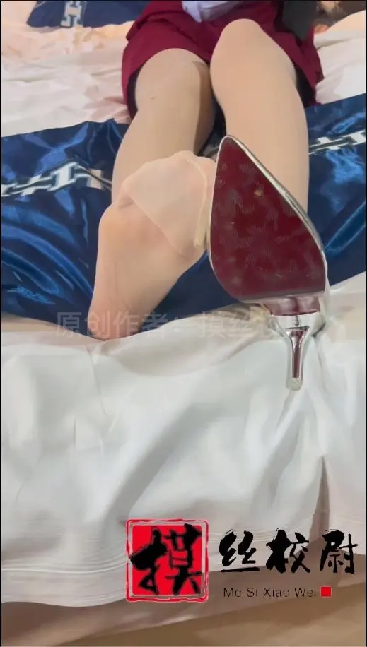 开发素人教师后续.酒店中换制服玩丝挠痒-3 开发素人教师后续.酒店中换制服玩丝挠痒-3