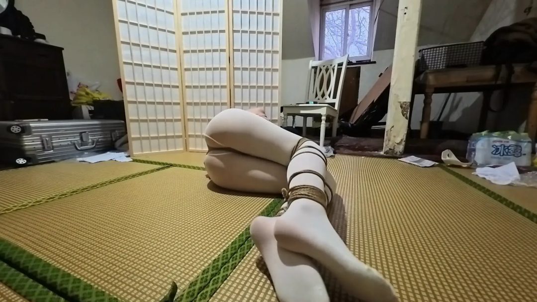女舞蹈生的魔术逃脱挑战比赛 上-4