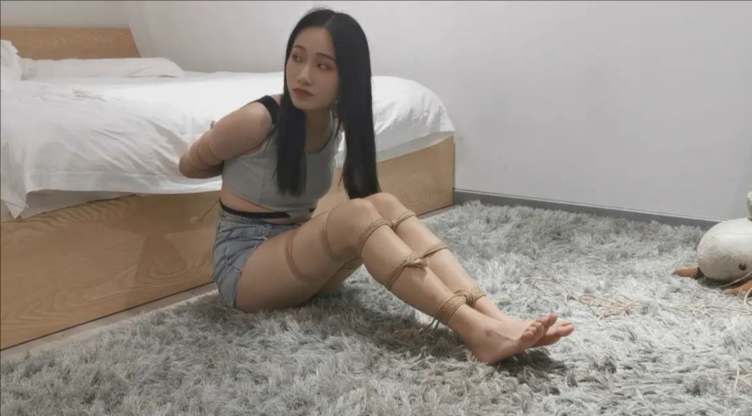 奥特曼：佛系拍摄之美术生绒绒-2