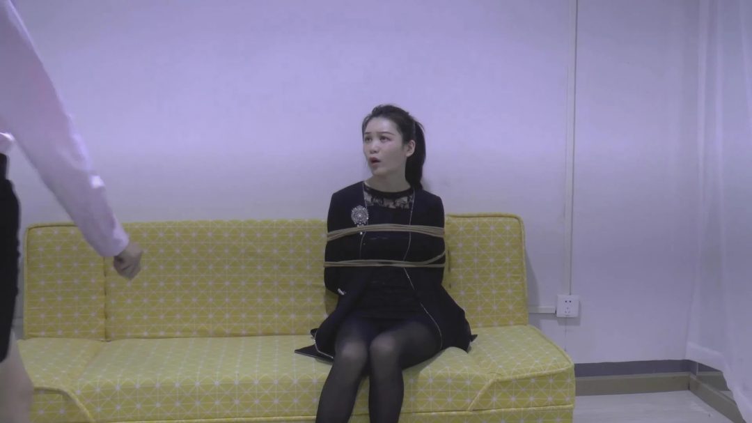 《替罪羊合集》，两双美腿都很迷人 丝袜 堵嘴 高跟鞋 肉丝 胶带 后手缚 口罩 连裤袜-10