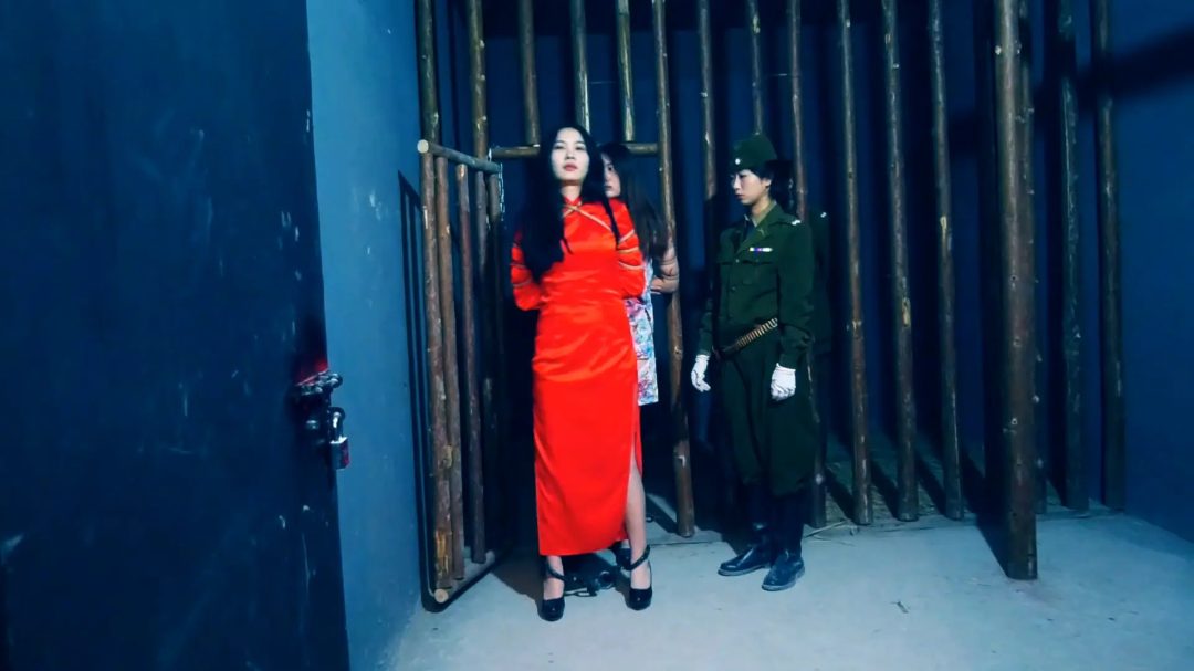 定拍女烈片《红岩英烈 2》 下集 敌人在对沈林芳和蔡美霞严刑逼供被折磨的遍体鳞伤最后被杀害-9