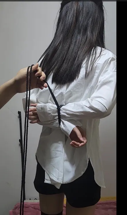 小染白色衬衫+过膝袜+日式捆绑+牵引走路-4
