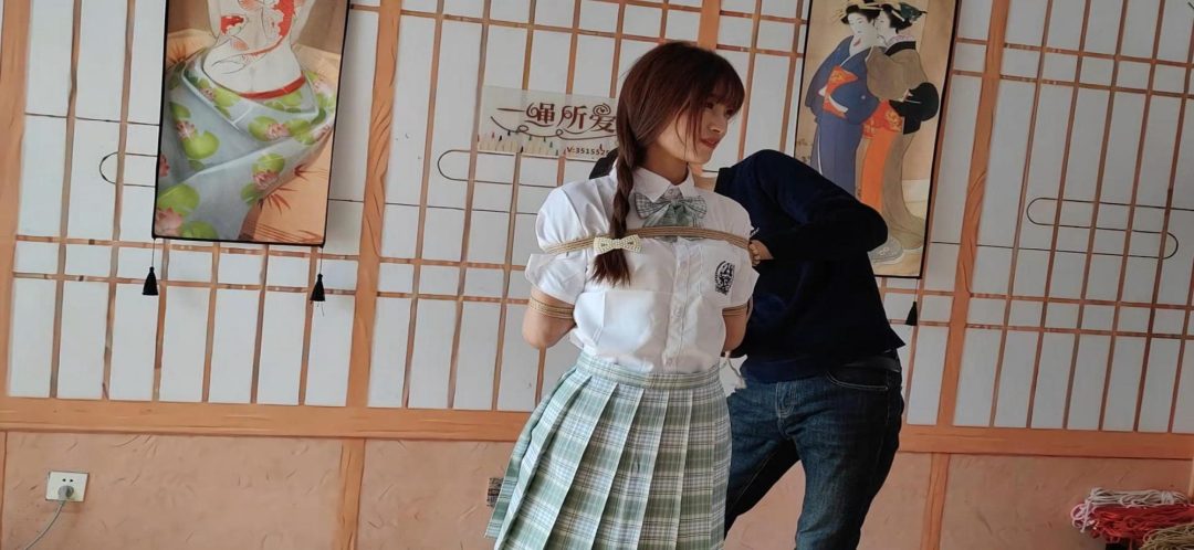 大学生妍妍试镜初体验《后手观音和直臂驷马》-1