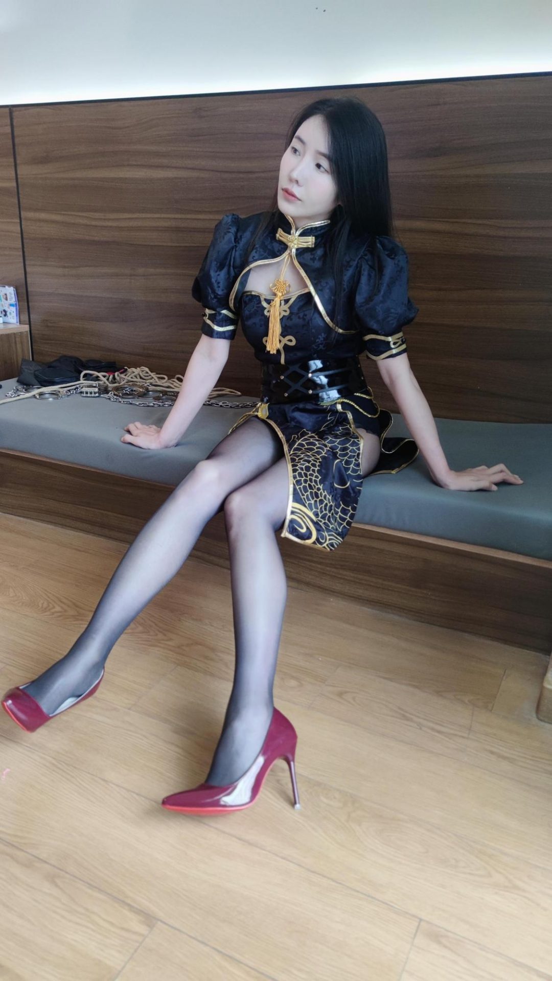 小玉女侠装被缚-1