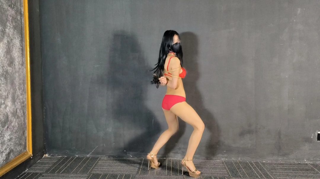 [K-POP Dance] HYUNA - RED [束缚舞蹈.Bondage Dance]-1