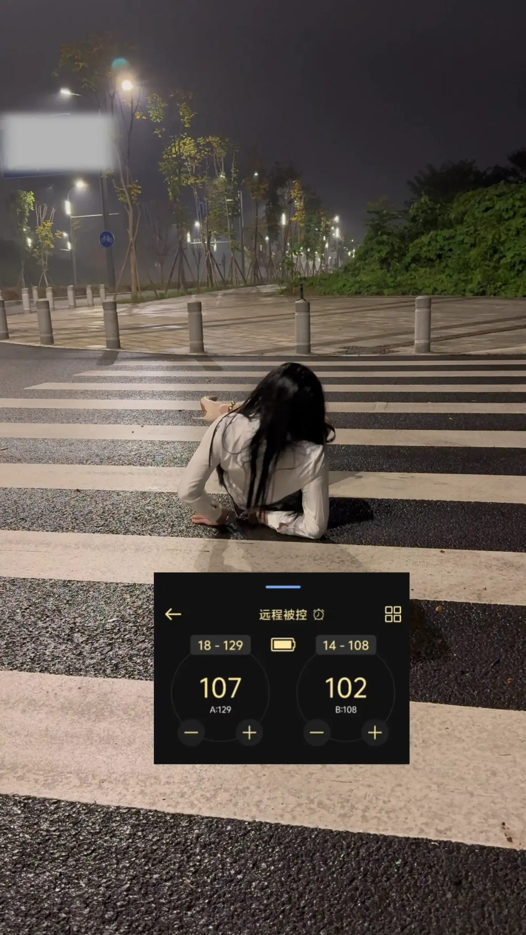 户外肉丝OL郊狼背铐过马路挑战SubM-6