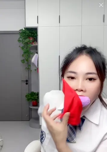 鱼糯糯 白丝女主播丝巾扎带自缚堵嘴蒙面-7
