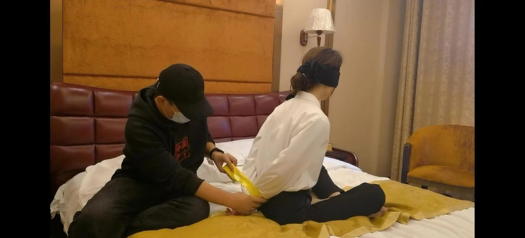 琳斓肉丝秘书装胶带挣扎-1