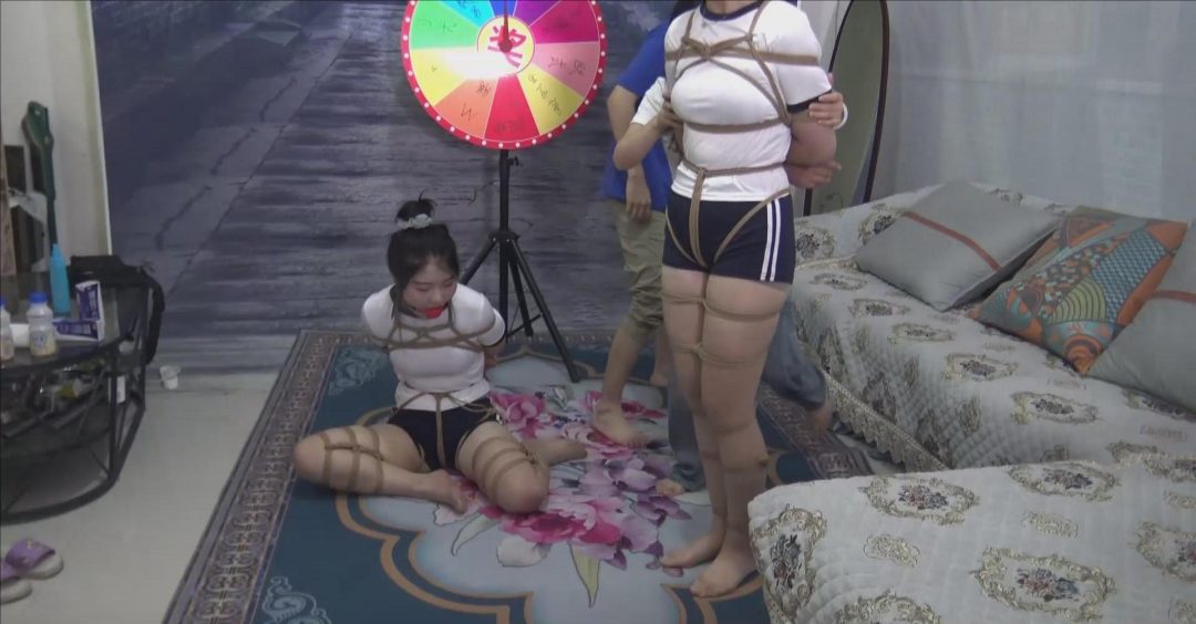 《双女M转盘捆绑游戏 一》 双M转盘抽奖玩捆绑游戏，转到什么项目玩什么项目-6