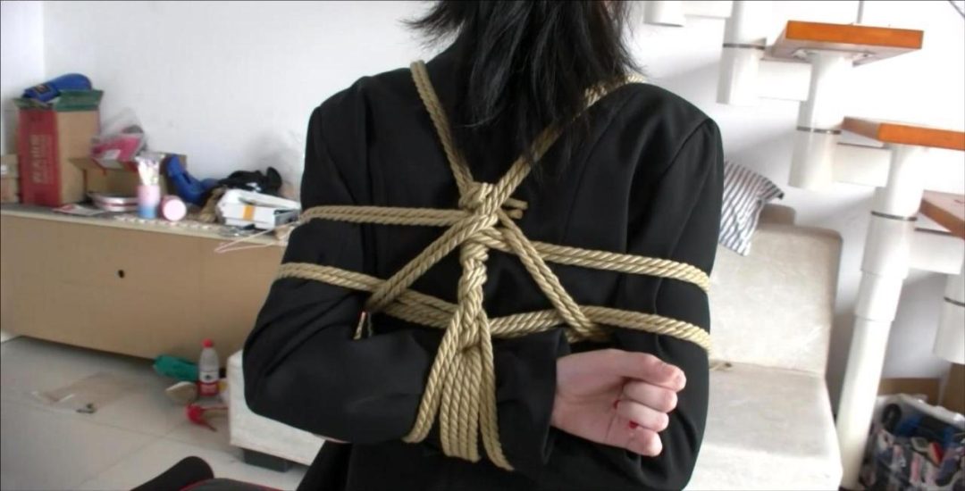 绳模梓若：勒脚拇指驷马，股绳机关，美足TK、惊艳的口球颜值和口水诱惑特写专辑-1