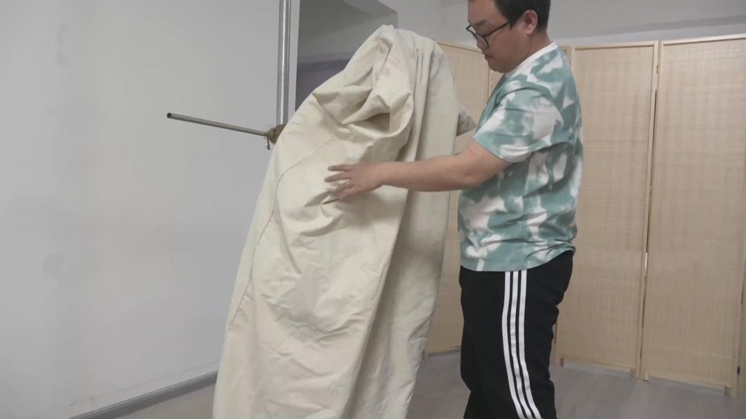 逍遥定拍作品《女神异闻录5之超级黑客的劫难》下集，顶级黑客被蒙眼堵嘴装麻袋绑回去为组织继续效力-8