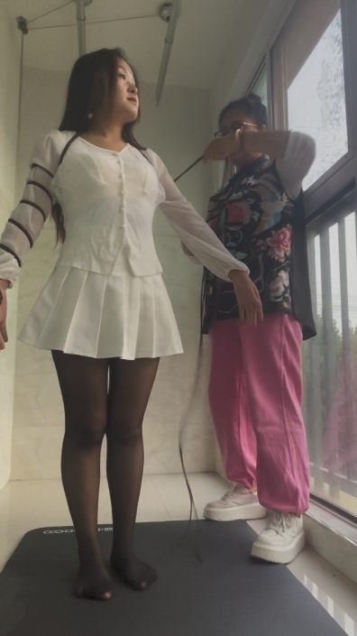 新人美女姐姐小雪捆绑体验-4