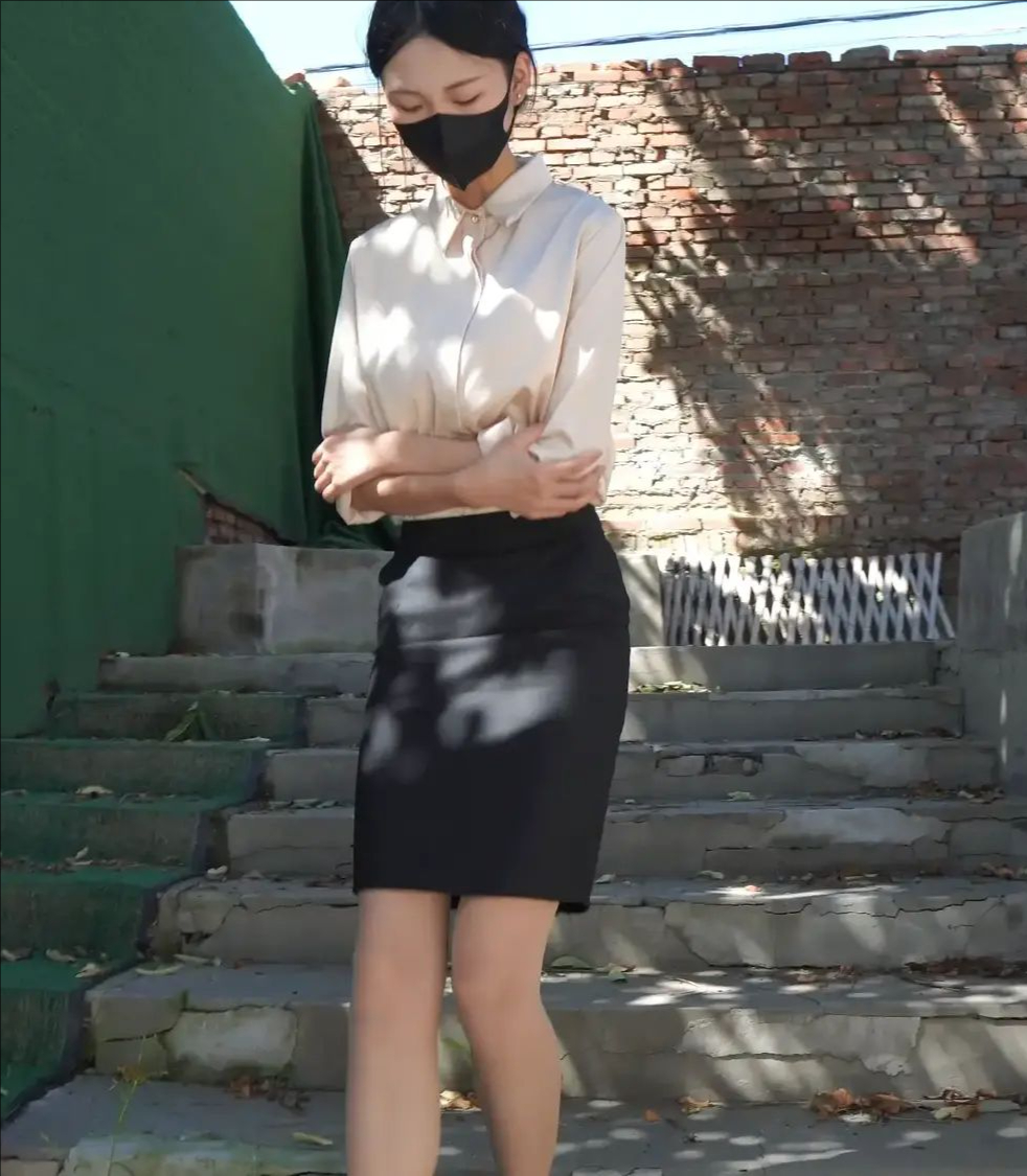 【试炼工作室】- 女领导华姐续集（剧情+并肘单腿吊+调教+放置+罚跪+心理建设）-1
