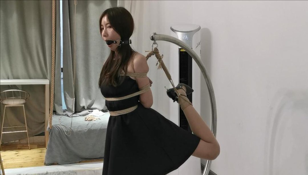 奥特曼：甘然口球单腿吊-5