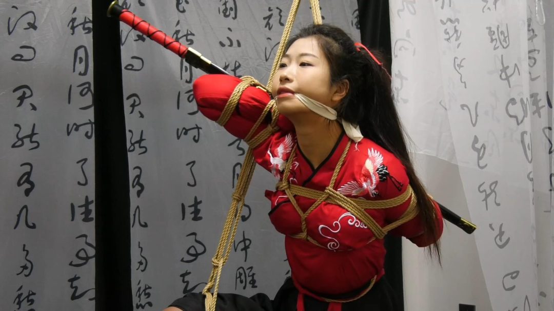 古装女苏秦背剑-2