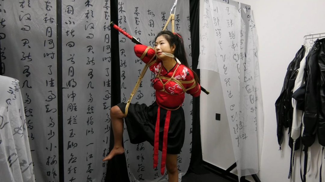 古装女苏秦背剑-3