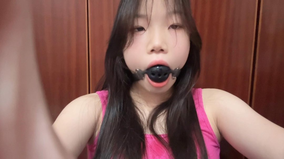 邻家妹妹果果大号口球堵嘴，口水横溢。极具诱惑-3