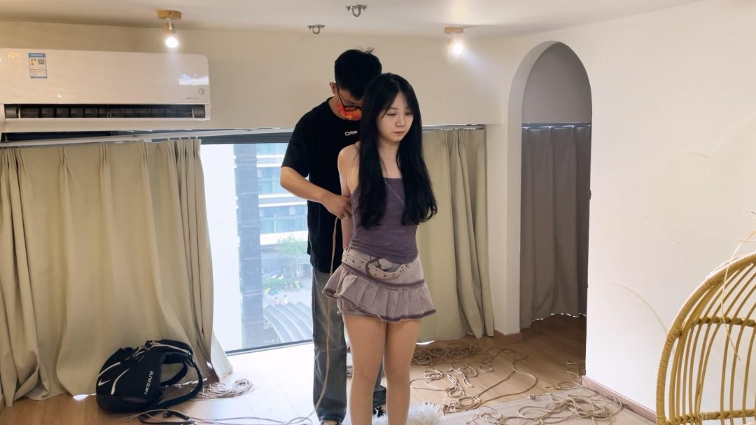 奥特曼定拍：肉感新模直臂跪缚放置 带着大口球流口水-3