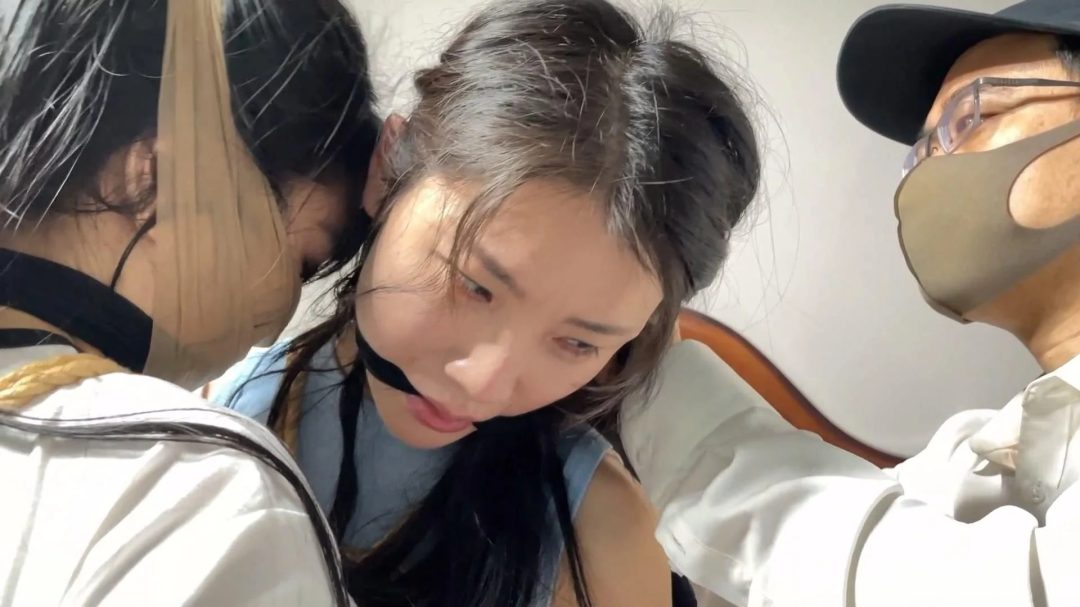 柳洋、吴晗主演DID剧情片《姐妹惊魂》（下）被捆绑囚禁的丝袜姐妹被迫摩擦并遭受毒刑折磨！-4