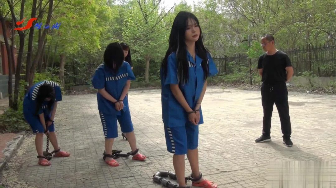 雅俗阁 刑场·女犯的归宿 (思丝·思珊·雅静)-4