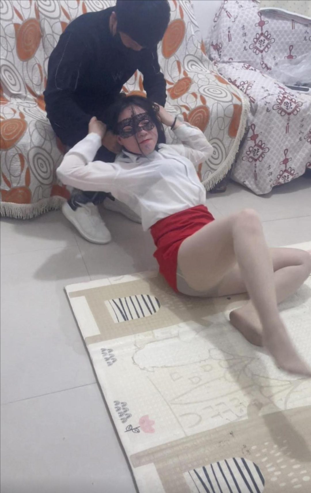 女主儿子在学校被人霸陵-1 女主儿子在学校被人霸陵-1