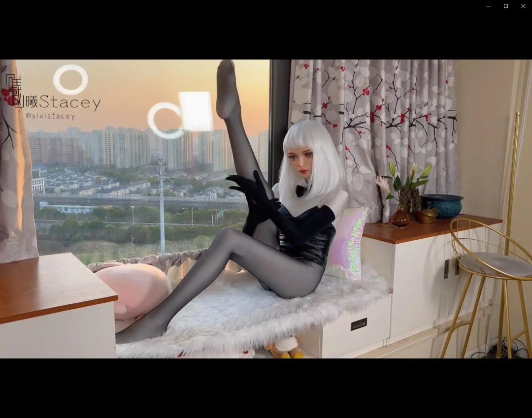 圣诞福利大放送：曦曦Stacey之Kigurumi dollmask娃娃头白色zentai长手套 Cosplay光泽黑丝性感兔女郎——想不想摸摸我的兔尾巴呀？-1