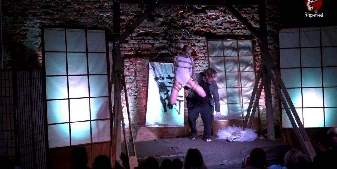 Shibari performance in the event EVOLution RopeFest 2019-11