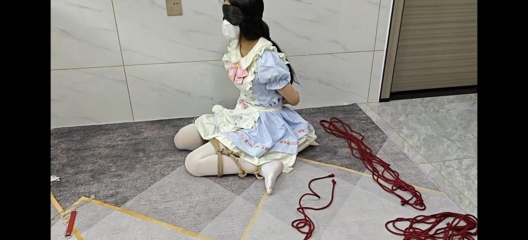 萝莉少女 遭捆绑调教-2