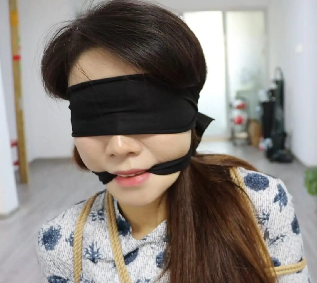 绑美女空姐柳洋：上集-6