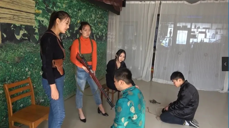 梦圆影视 三少女审问恶少-6