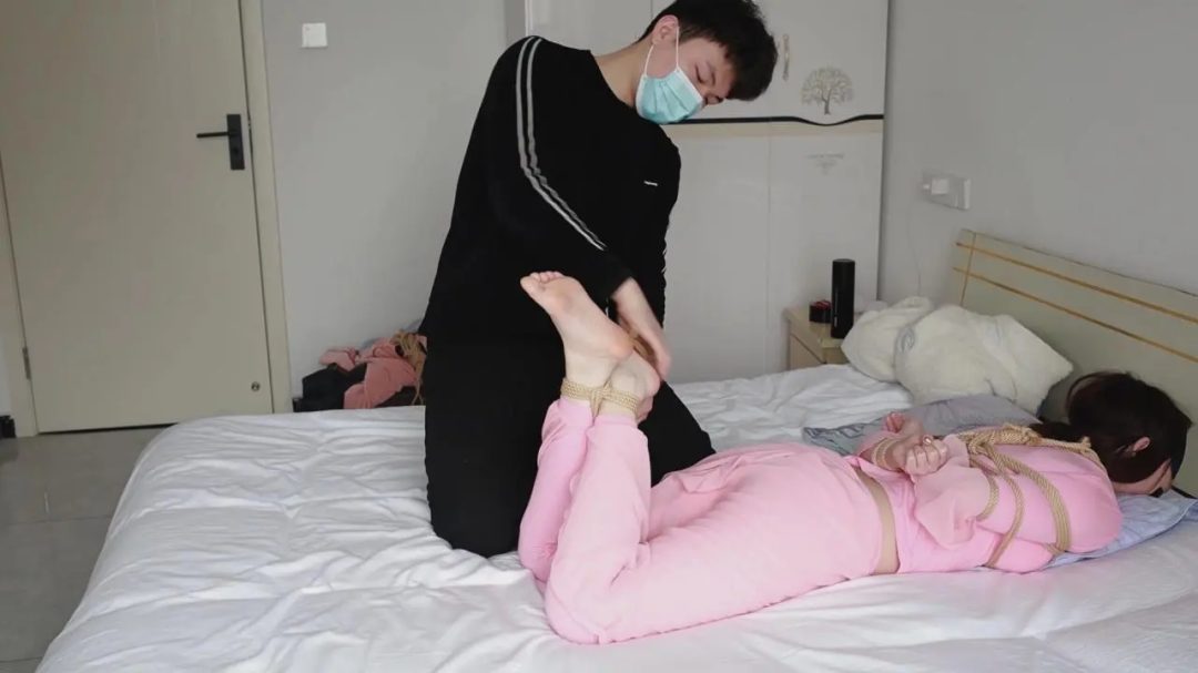 (心悦艺束) 瑜伽老师得劫难-1